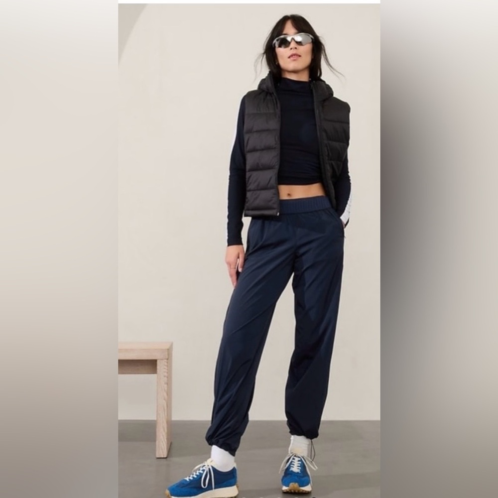 Athleta Rise Pant NWT in Navy - Picture 2 of 12